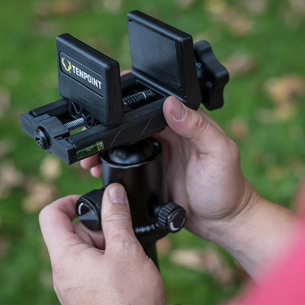 TenPoint Axis Tripod - Image 9