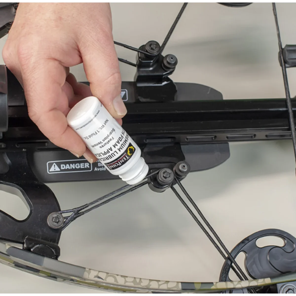 TenPoint Premium Lubricant w/foam applicator - Image 4